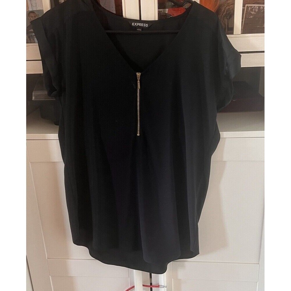 express womens size medium lot Of 3